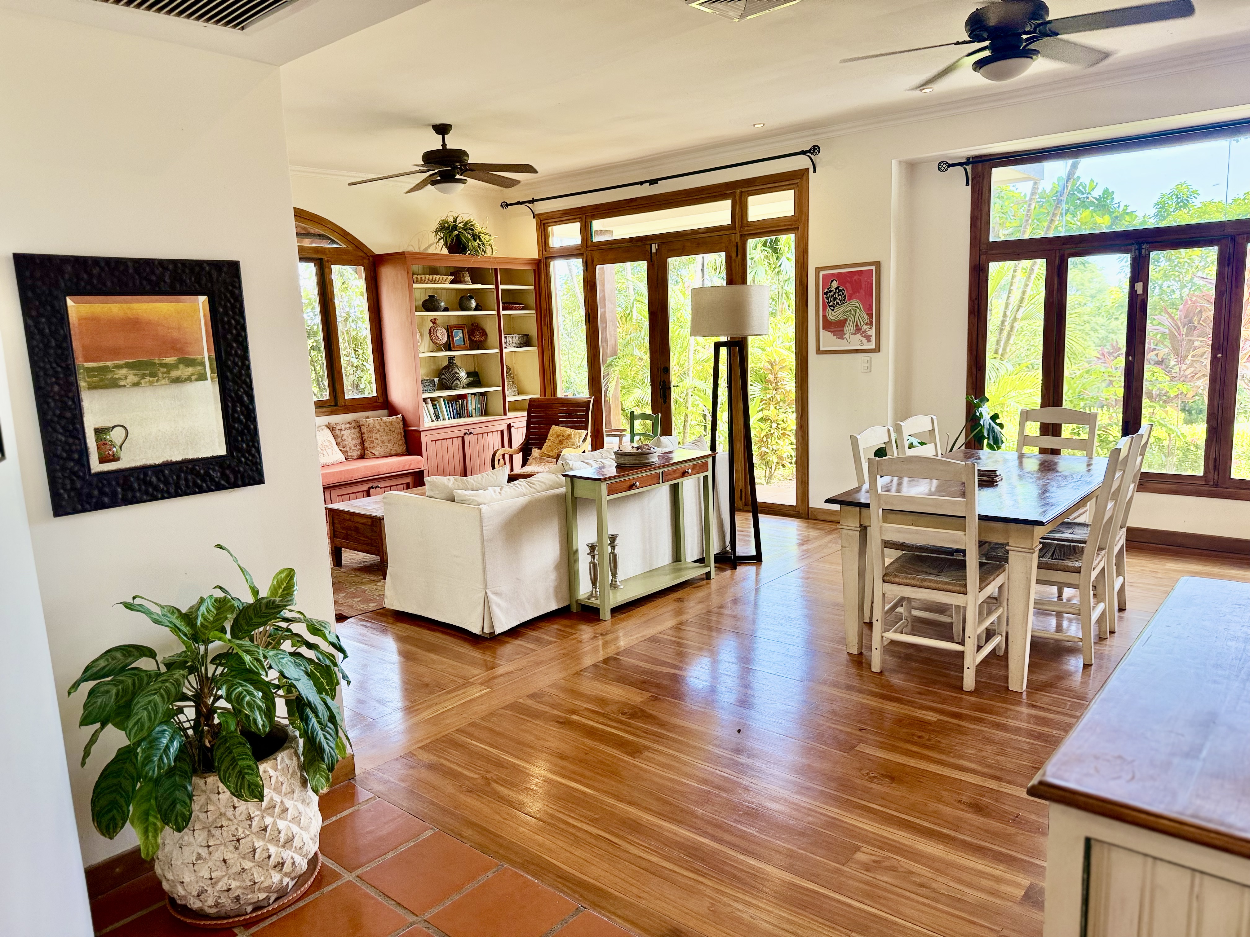 Del Pacifico Estate