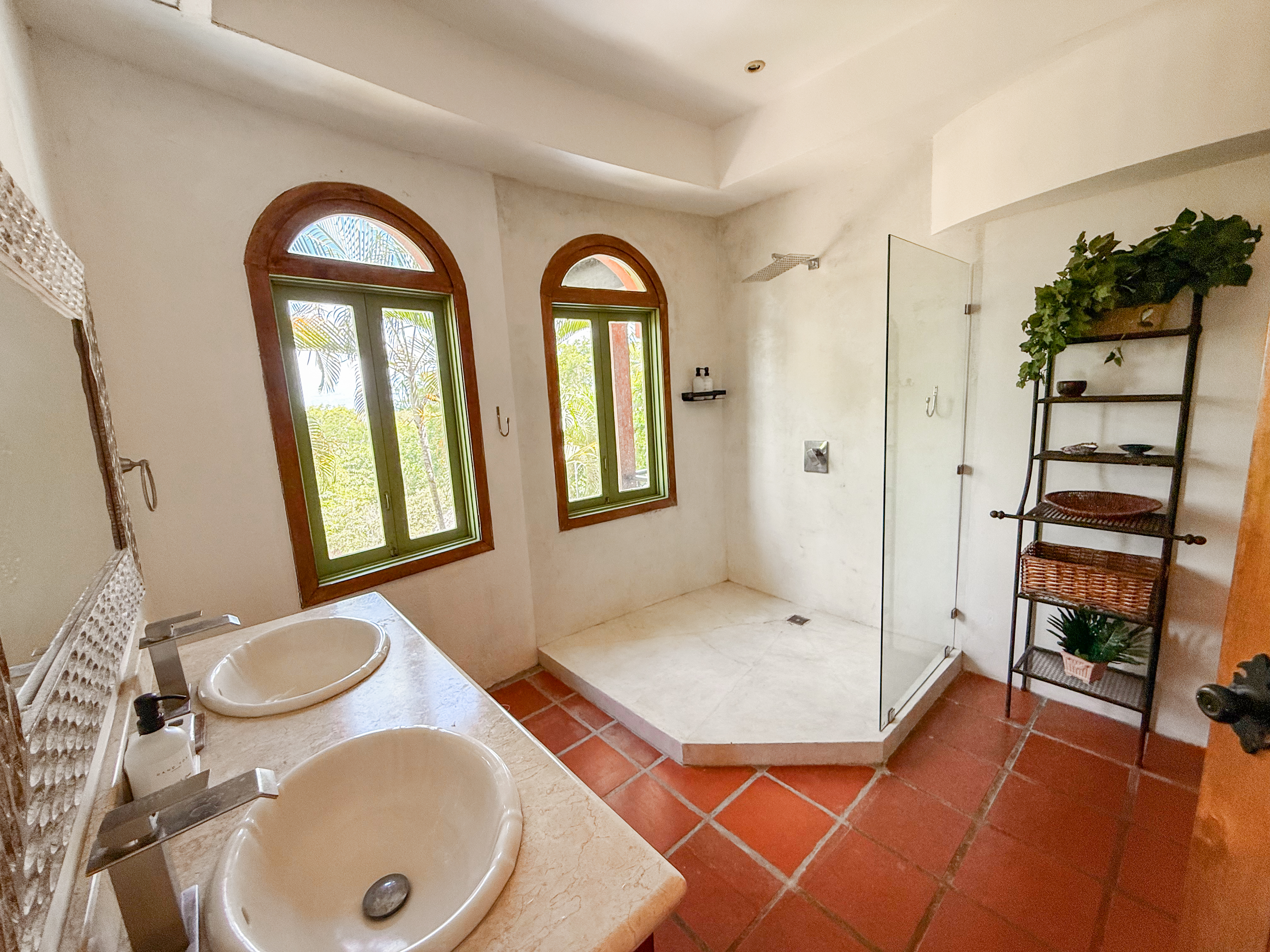 Del Pacifico Estate
