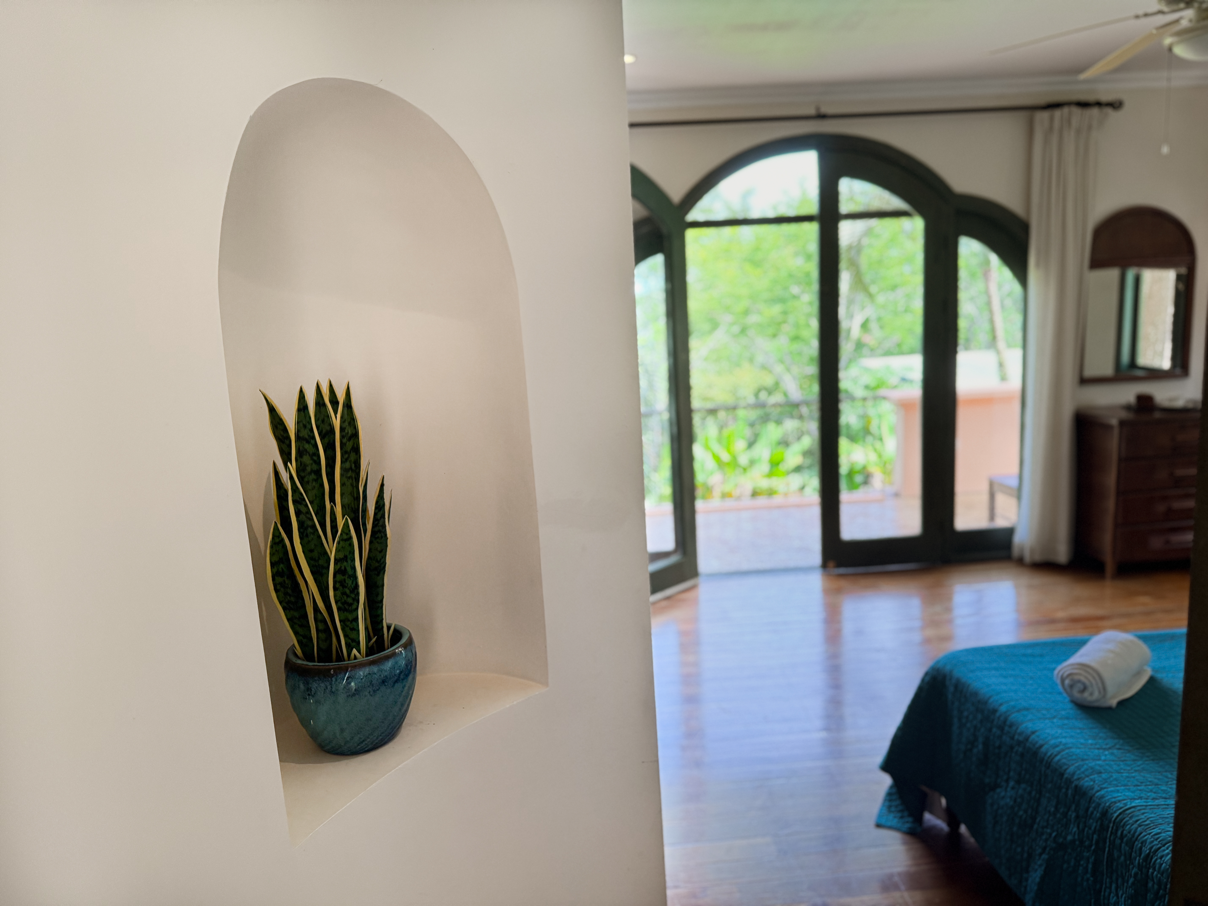 #3: Ocean View Guest Room